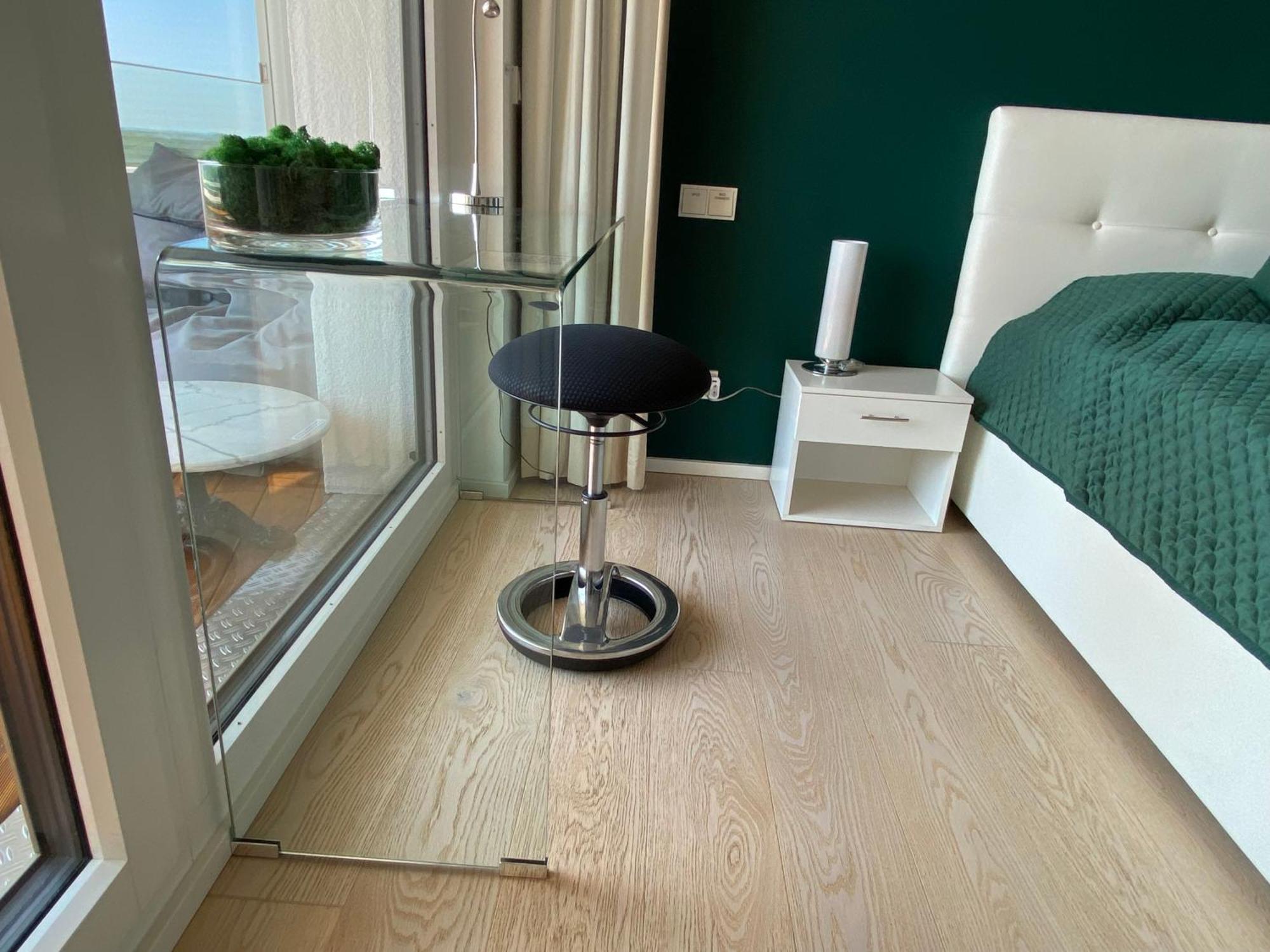 Alpen-Panorama Suite: Luxurious Mountain View Retreat in Munich Exterior photo